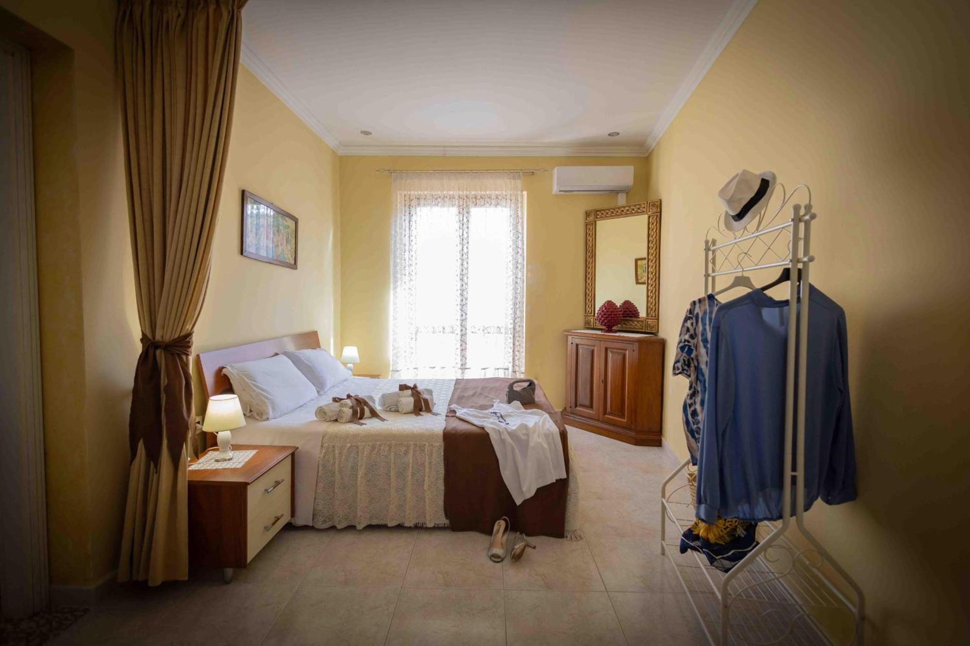 Sunshine Apartments Trappeto  Bagian luar foto