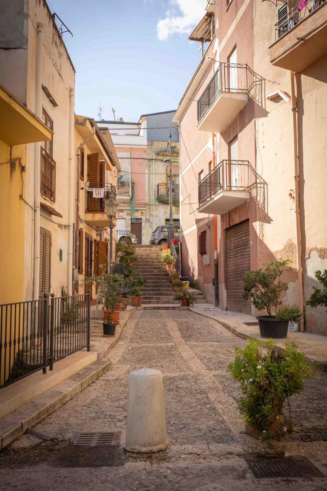 Sunshine Apartments Trappeto  Bagian luar foto