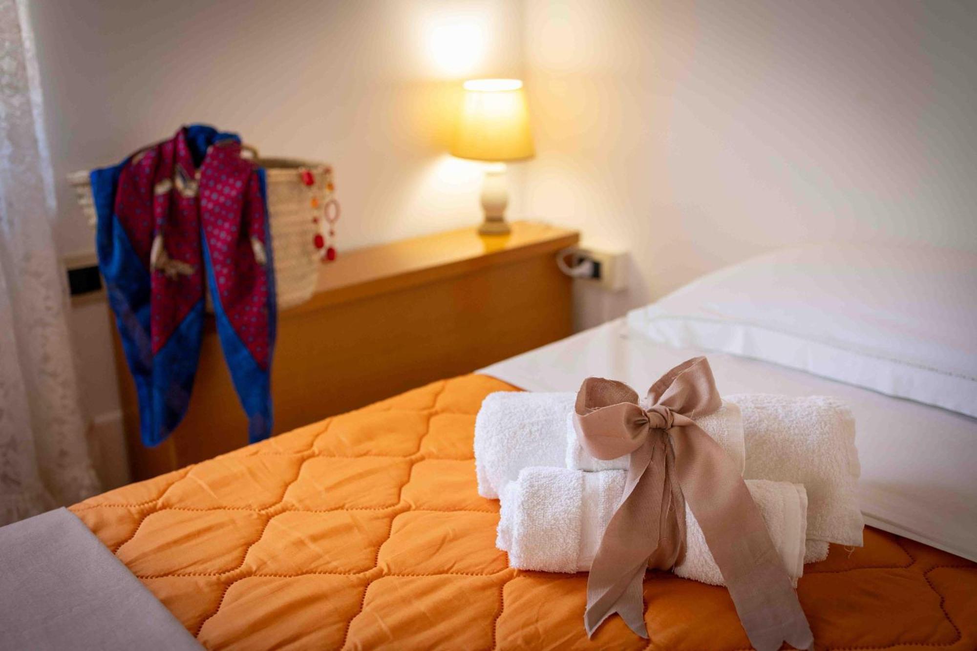 Sunshine Apartments Trappeto  Bagian luar foto